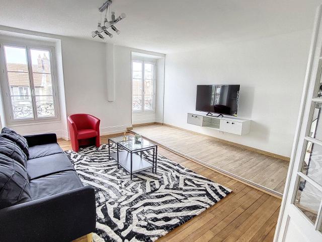 Fantastic & bright home in vibrant neighbourhood