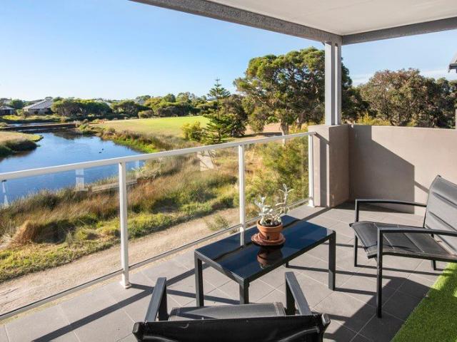 PERMANENT LIVING ON THE GOLF COURSE WITH LAKE VIEWS