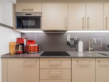 Fantastic & great studio in Lichtenberg,quiet street, Berlin Amsterdam Apartments for Rent