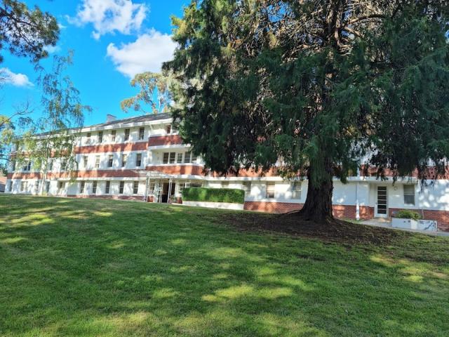 REDUCED, OWERS WANT IT SOLD, ALL OFFERS PRESENTED 2908MF