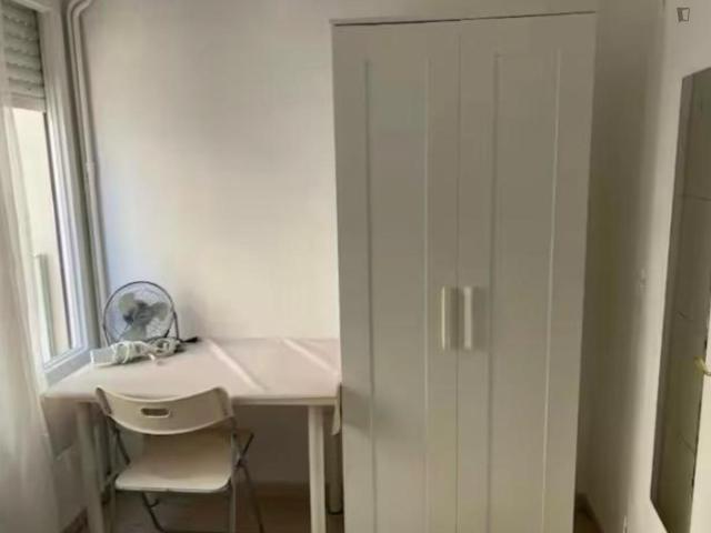 Fantastic double bedroom in La Bonanova
