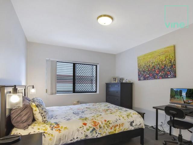 Fantastic Entry Buying in the Heart of Gordon Park!