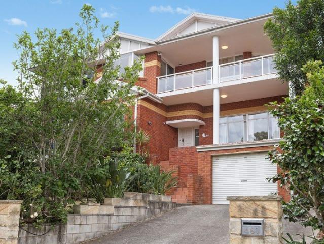 Fantastic family entertainer with superb renovation potential