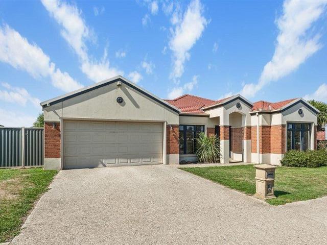 Fantastic Family Home Close To Lucas Town Centre