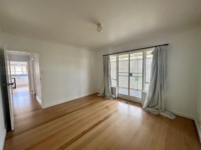 Fantastic family home close to town