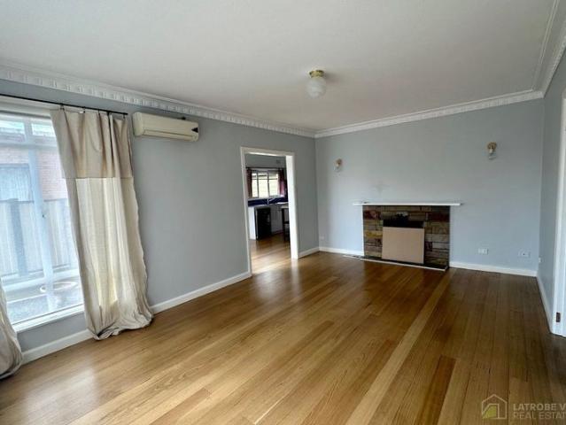 Fantastic family home close to town