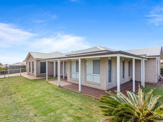 Fantastic family home in Middle Ridge!