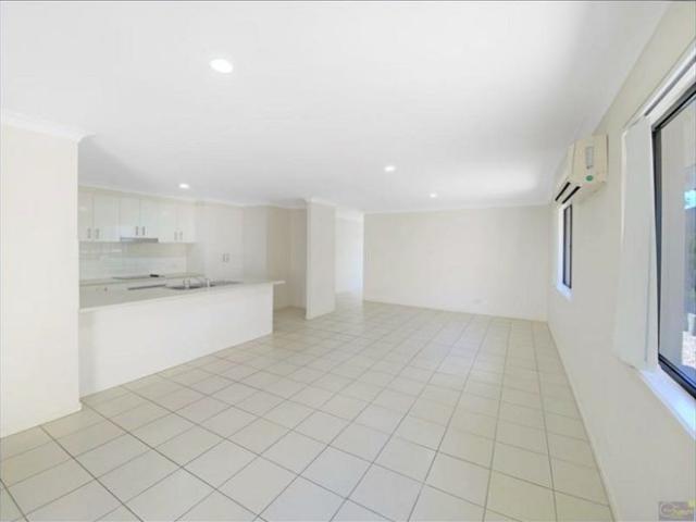 FANTASTIC FAMILY HOME ON A QUIET STREET!