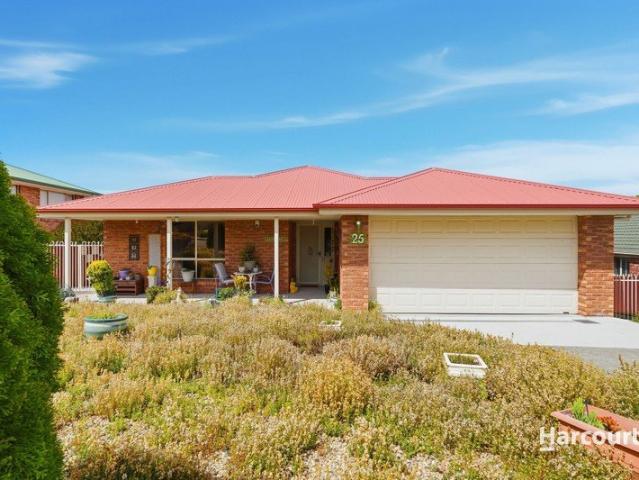 Fantastic family home with two living areas