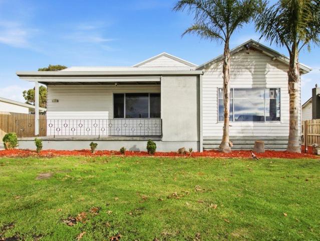 Fantastic Family Home with Huge Shed & Entertainer's Backyard