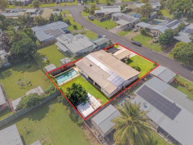 Fantastic Family Home With Pool, Office & Workshop
