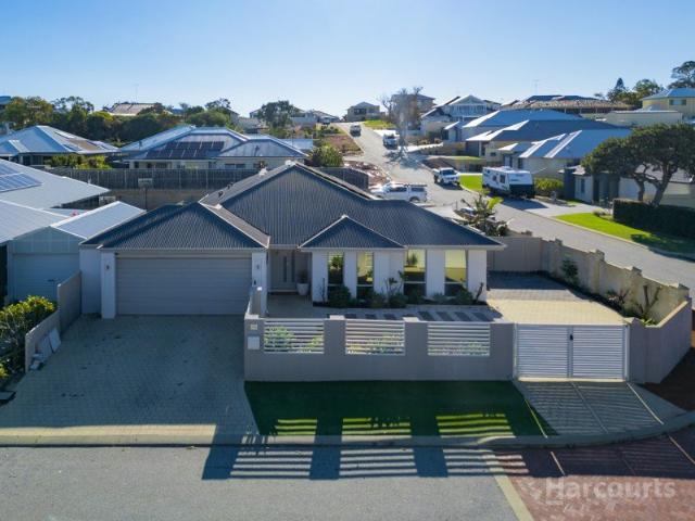 Calling Large Families! Stunning Home With Pool and Caravan Parking