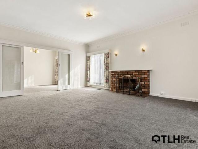 Fantastic Family Home With SEPARATE STUDIO
