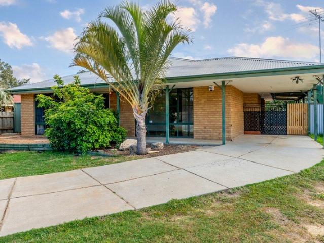 FANTASTIC FAMILY HOME WITH SIDE ACCESS!