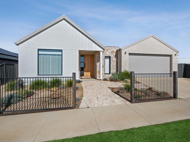 Beautiful Family Living home with Style to Spare
