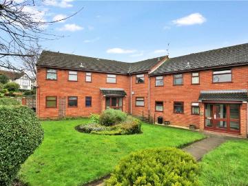 Fantastic first floor apartment within close proximity to Stourbridge Junction Train Station. To Let £725pcm
