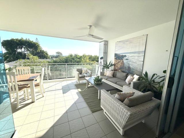 VACANT POSSESSION! FULLY RENOVATED APARTMENT HINTERLAND VIEWS EXTRA LARGE BALCONY SO BIG YOU'LL LIVE OUT THERE ALL YEAR ROUND!