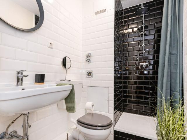 “Fantastic furnished apartment right on the Ruhr: living in a prime location”, Mulheim an der Ruhr Amsterdam Apartments for Rent
