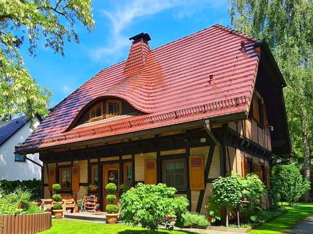 Fantastic furnished house right on the water with 125 square metres and enchanting garden