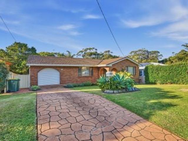 Fantastic Home Just Moments From Shelly Beach