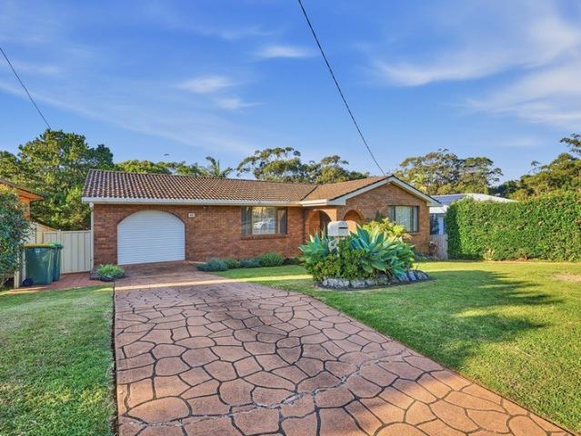 Fantastic Home Just Moments From Shelly Beach