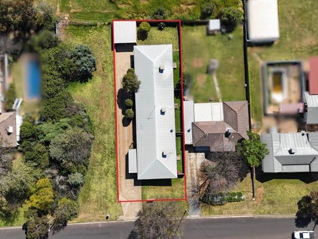 Fantastic Investment Opportunity 3 Units in East Parkes!