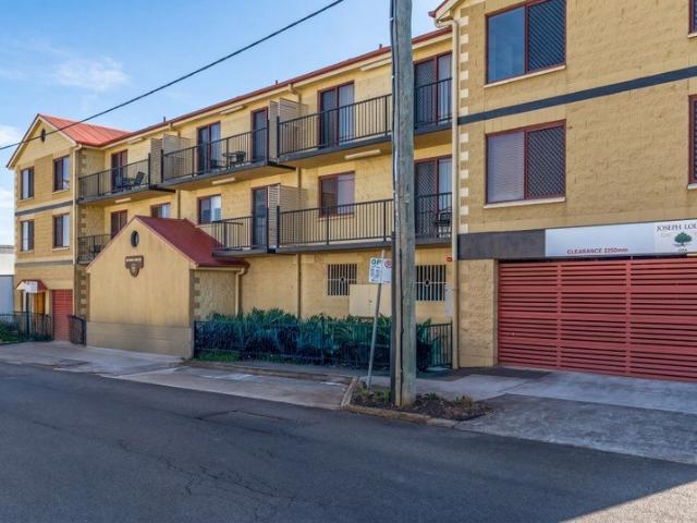 Fantastic Inner City Unit with AirBNB Potential