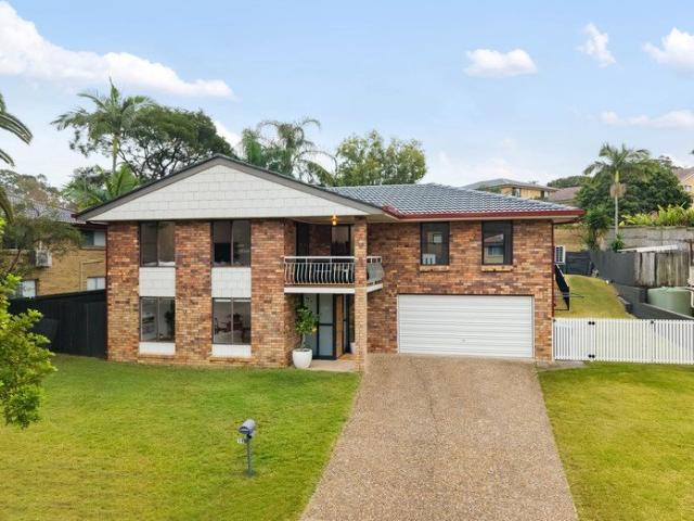 Fantastic Opportunity Splitter Block or Dream Family Home