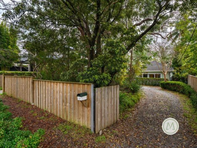 FANTASTIC OPPORTUNITY WITHIN THIS PEACEFUL BLAXLAND POCKET!