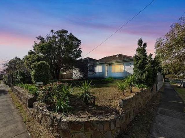 Fantastic Opportunity to Develop Renovate on approx 579m2