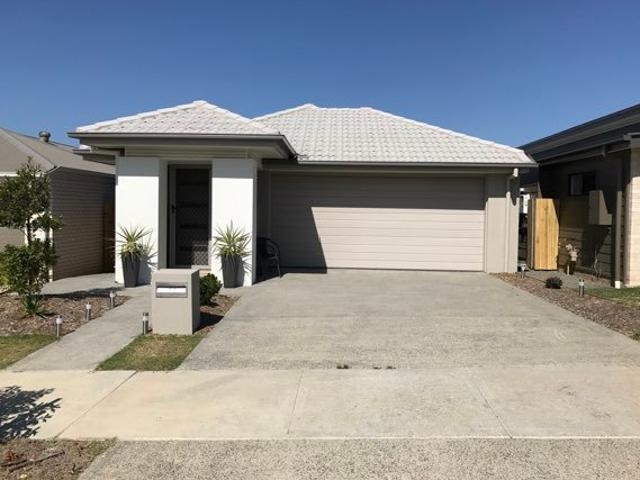 FANTASTIC LOW MAINTENANCE HOME IN A SORT AFTER ESTATE IN SPRINGFIELD LAKED