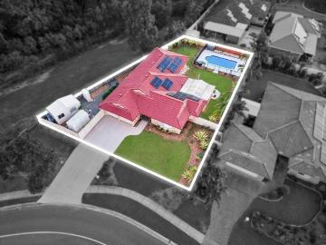 Fantastic Low Set Family Home with Pool on Huge Block!