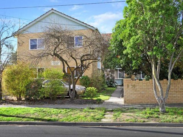 Fantastic Location 2 Bedroom Unit