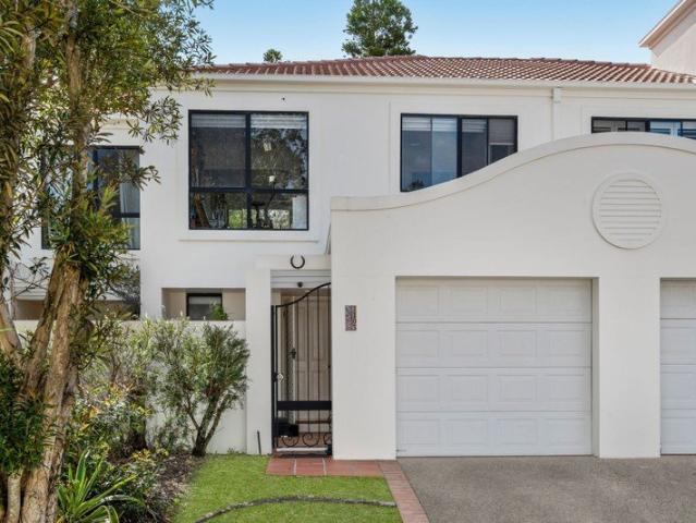 Fantastic Location and Resort Style Living in the heart of Robina