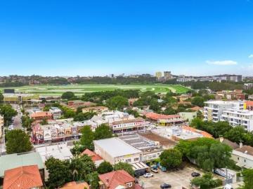 Fantastic Location & Beautifully Renovated | Three Bedroom Apartment