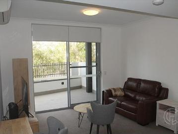 Fantastic location, furnished, one bedroom studio ground floor apartment
