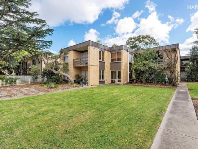 Fantastic Location in a Boutique Complex of Just Six Units