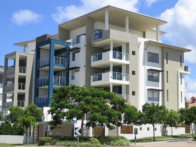 FANTASTIC LOCATION! WALK TO ROBINA TOWN CENTER!