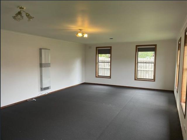 Fantastic Location, with HUGE LIVING AREA