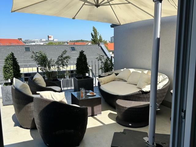 Fantastic loft flat for a single person or couple in Friedrichshain, with a roof terrace offering stunning views over Berlin, Berlin Amsterdam Apartments for Rent
