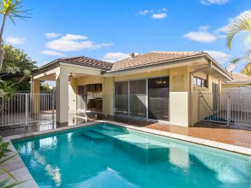 Fantastic Living in Fairway Chase!