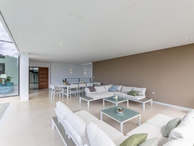FANTASTIC LUXURIOUS VILLA IN MARBELLA