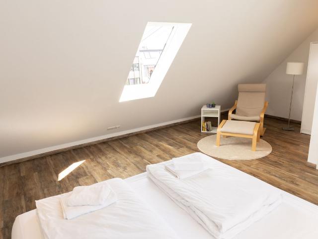 Fantastic & modern apartment with an elevator and air conditioning, Wiesbaden Amsterdam Apartments for Rent