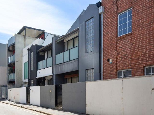 Fantastic modern 4 bedroom city terrace home in vibrant West End location!