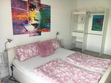 Fantastic, neat apartment close to park