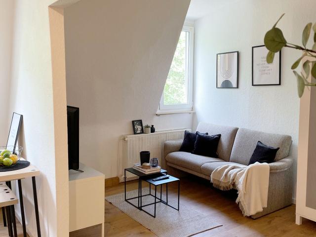 Fantastic studio apartment in the center of Duisburg Neudorf with Wifi and Netflix, Duisburg Amsterdam Apartments for Rent