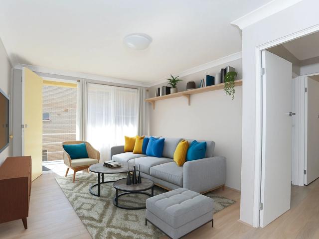 fantastic renovated apartment 2 balconies!