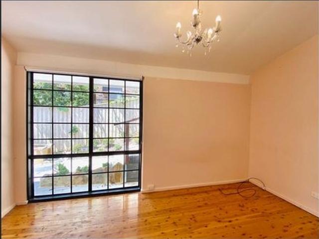 Fantastic Renovated 4 Bedrooms House Plus Multi function Room in a Quiet Street