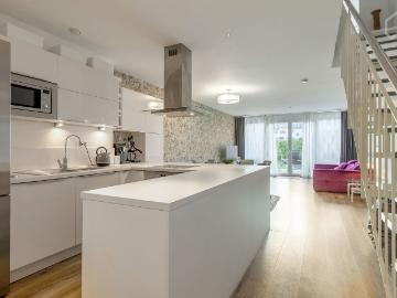 Fantastic, wonderful duplex loft with garden, terrace, garage, wallbox, at down town lifestyle area next to Gym, Stuttgart Amsterdam Apartments for Rent
