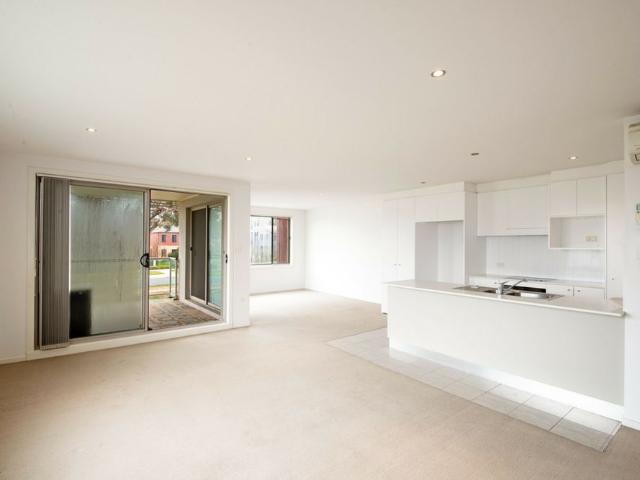 Fantastic Watson Location 3 Bed Unit with 2 Bath & 2 Car Spaces